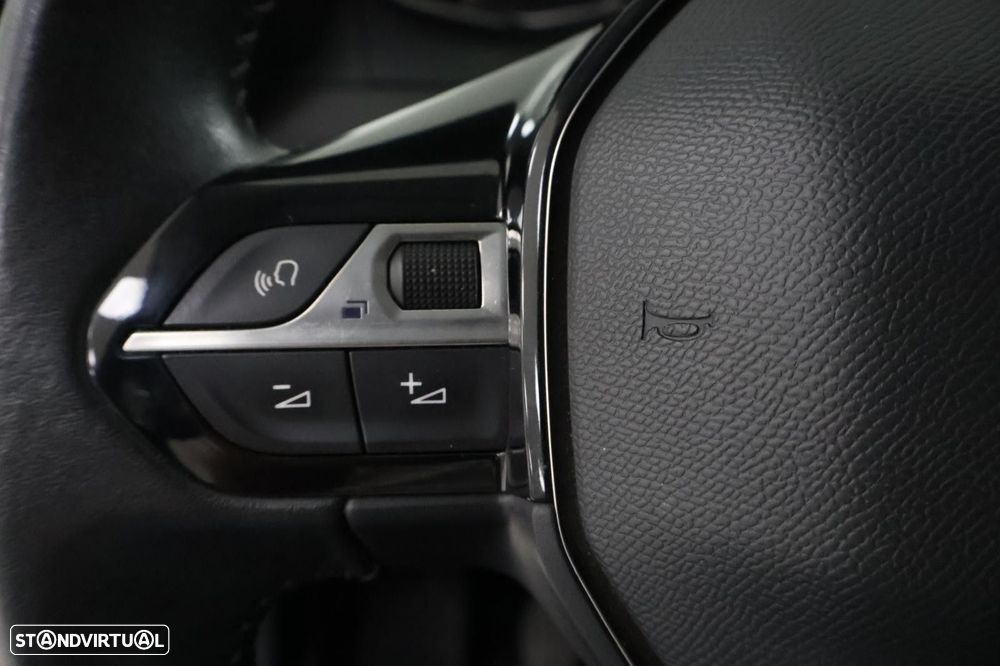 Peugeot 208 1.2 PureTech Active Pack - 17