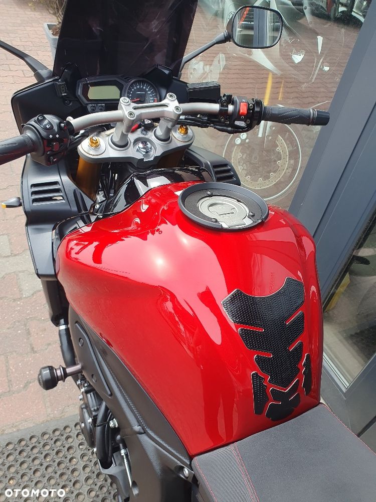 Yamaha FZ - 28