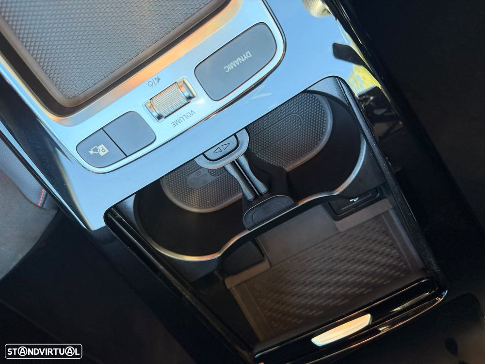 Mercedes-Benz A 250 e AMG Line - 32