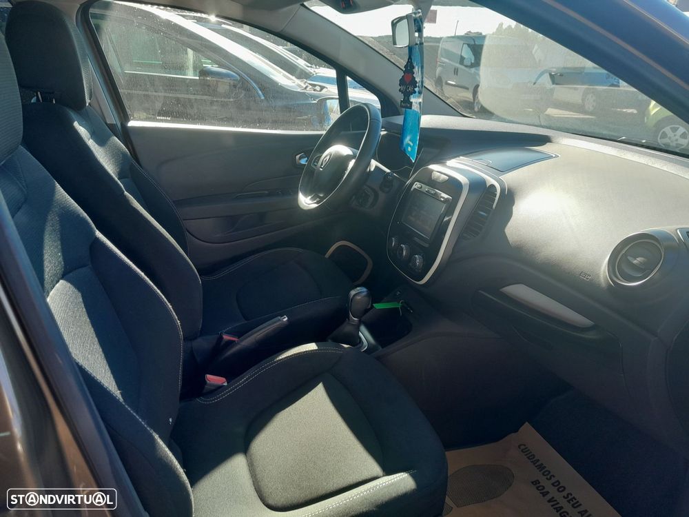 Renault Captur 1.2 TCe Exclusive EDC - 8