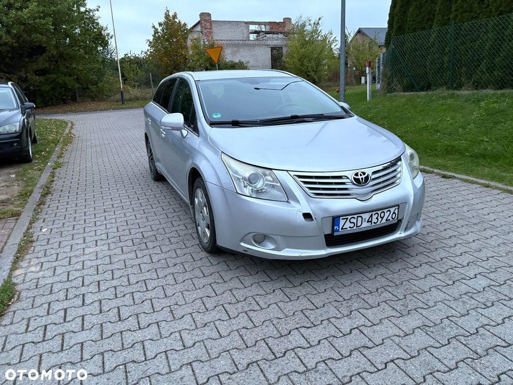 Toyota Avensis - 2