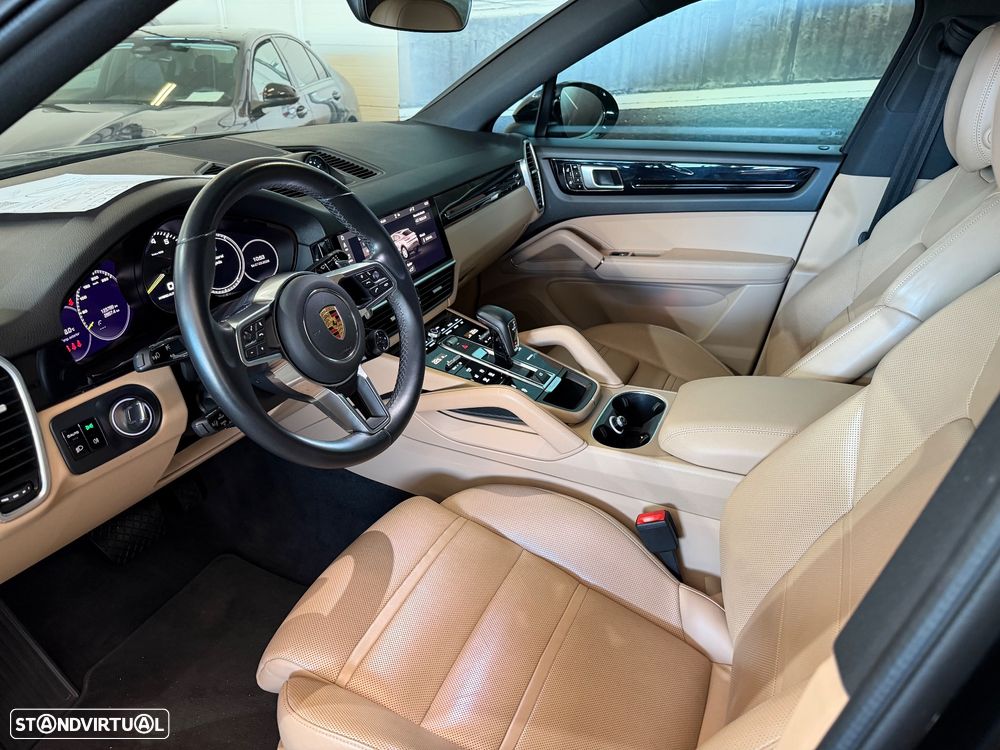 Porsche Cayenne Coupé E-Hybrid - 12