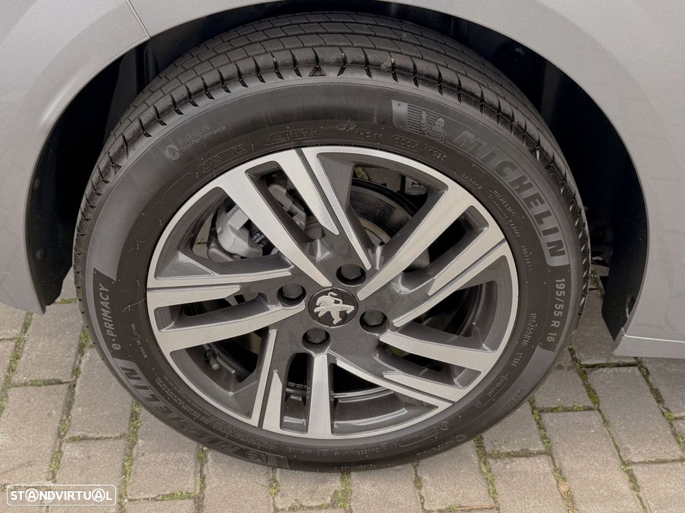 Peugeot 208 1.2 PureTech Allure - 48