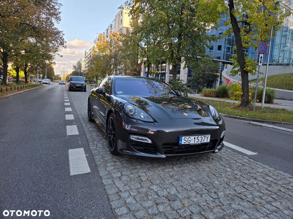 Porsche Panamera GTS - 16