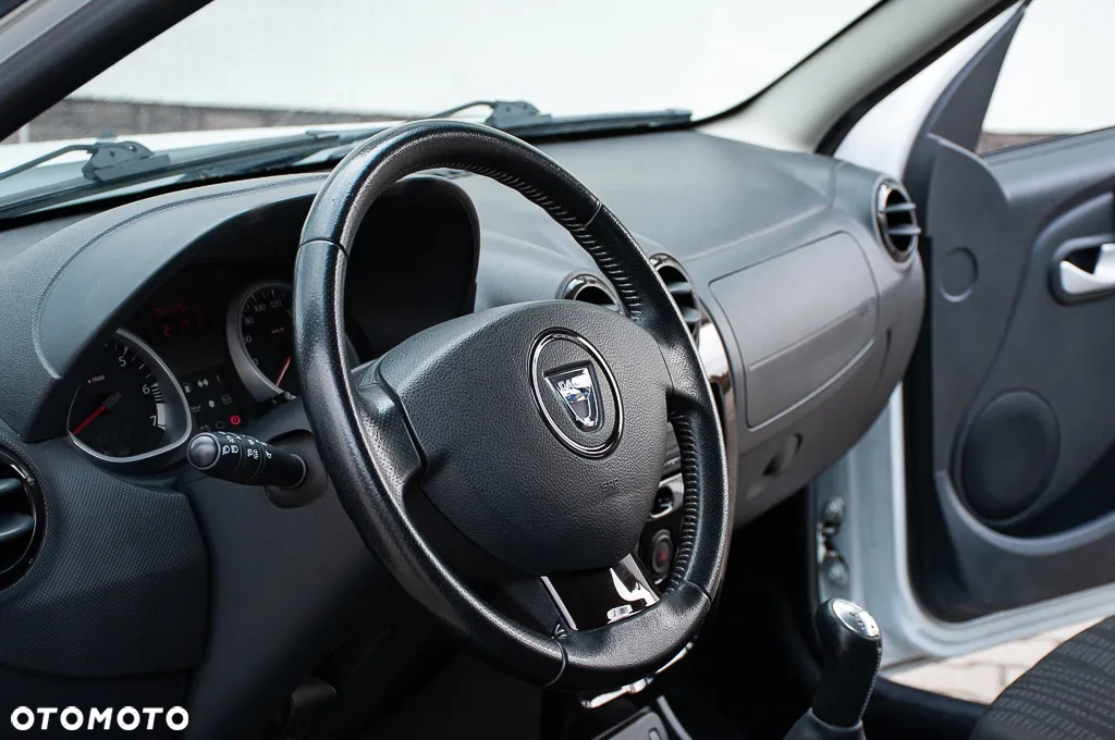 Dacia Duster 1.6 16V 4x2 Laureate - 25