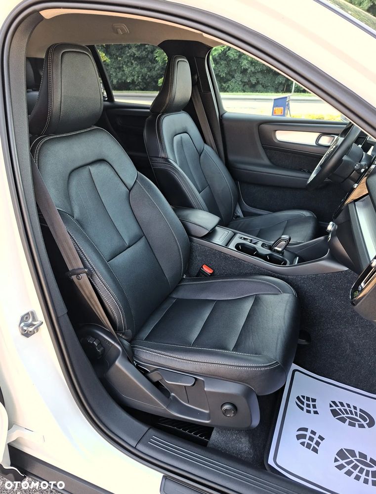 Volvo XC 40 D3 SCR Momentum Core - 13