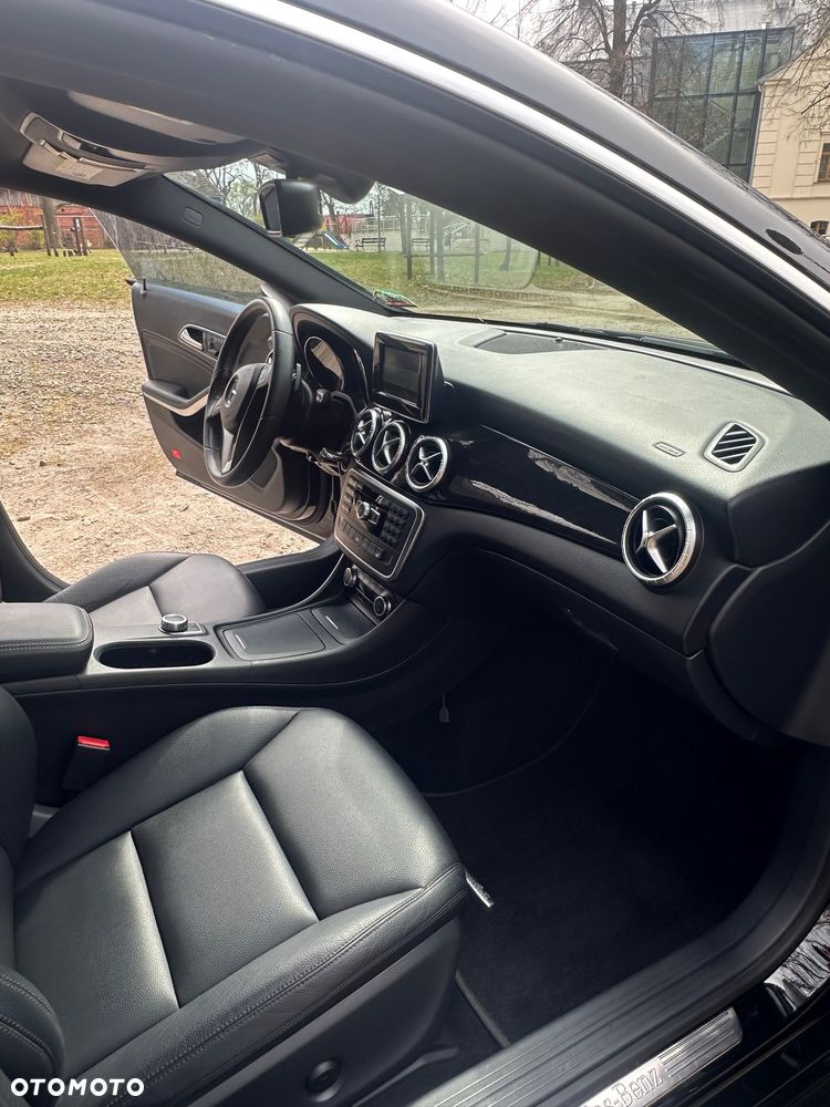 Mercedes-Benz CLA 250 4-Matic - 21