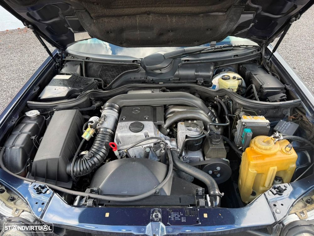 Mercedes-Benz E 220 D Classic - 22
