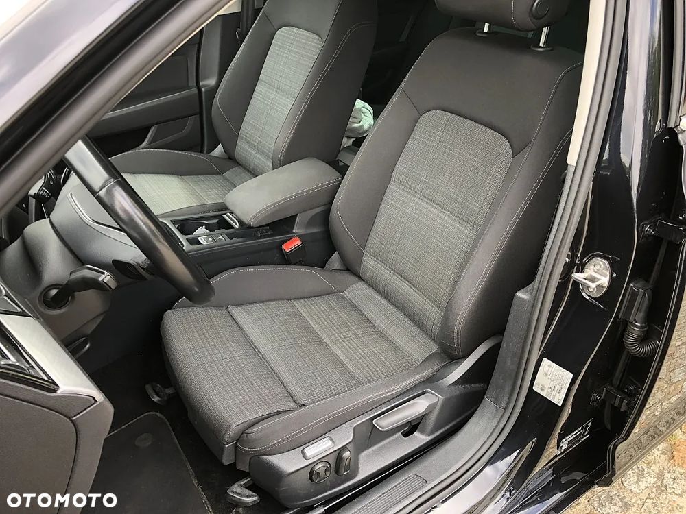 Volkswagen Passat Variant 2.0 TDI EVO Business DSG - 11