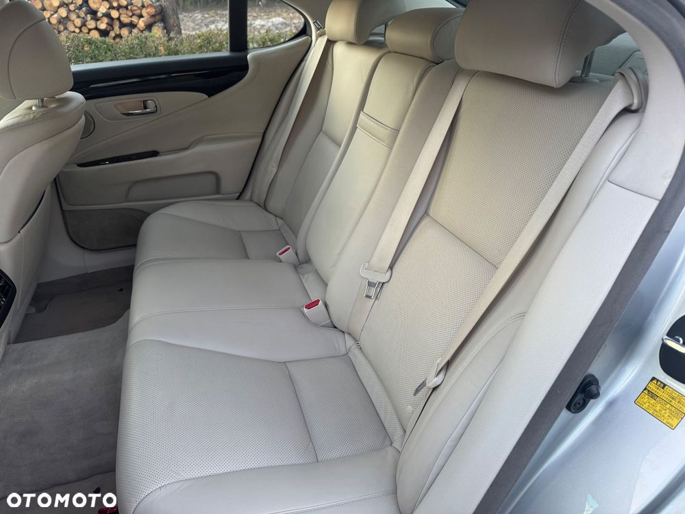 Lexus LS 460 Elite AWD - 35