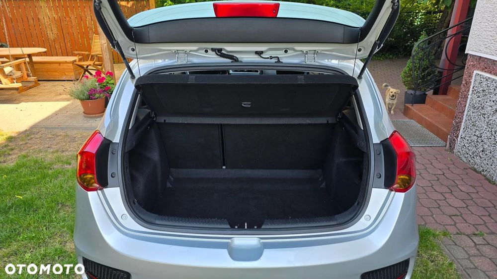 Kia Ceed 1.4 L - 7