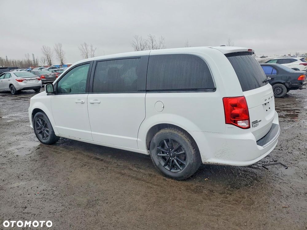 Dodge Grand Caravan - 3
