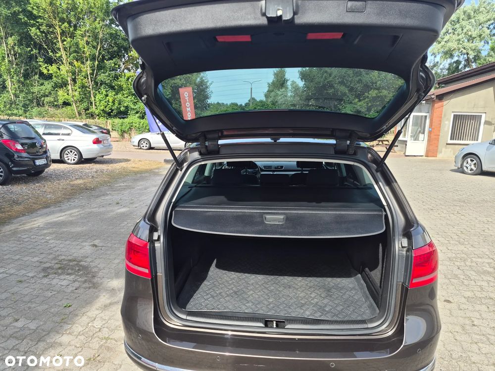 Volkswagen Passat - 25