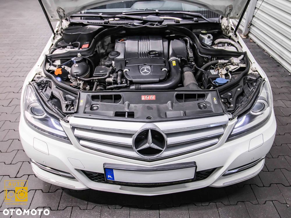 Mercedes-Benz Klasa C 180 CGI BlueEff Avantgarde - 14
