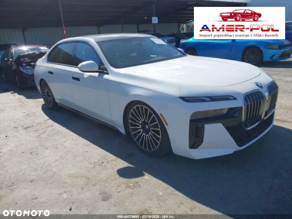 BMW i7 - 1