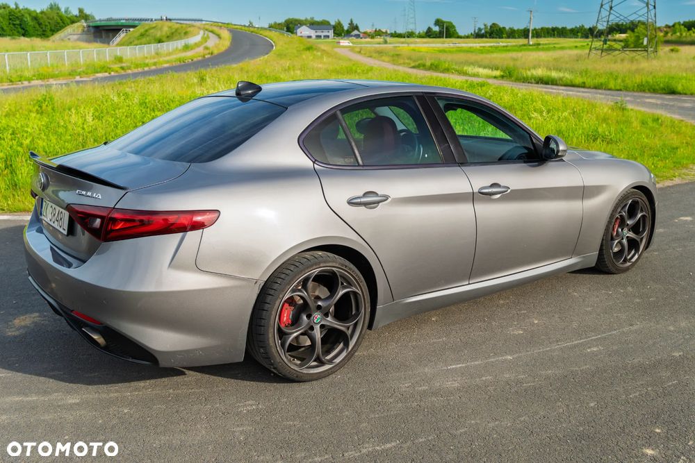 Alfa Romeo Giulia - 4