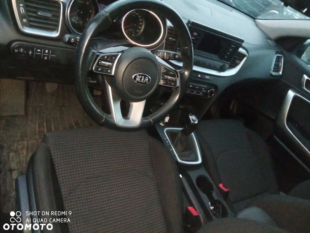 Kia Ceed - 12