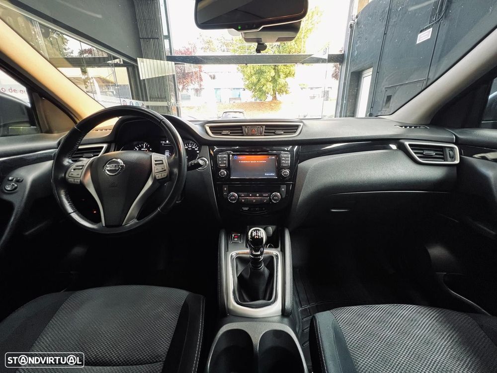 Nissan Qashqai 1.5 dCi N-Connecta 18 - 21