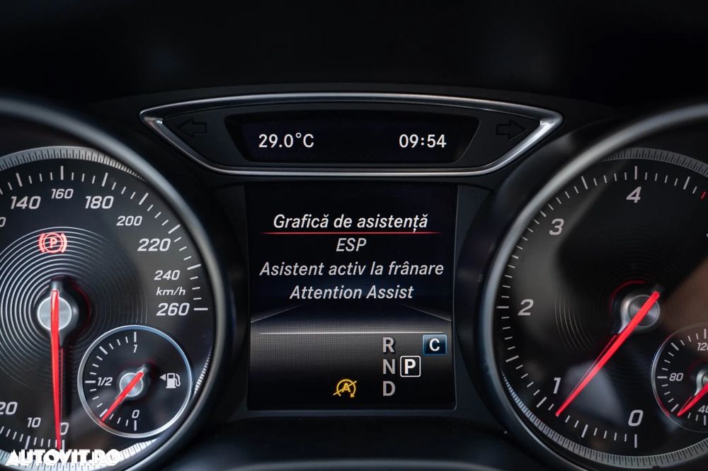 Mercedes-Benz GLA - 25