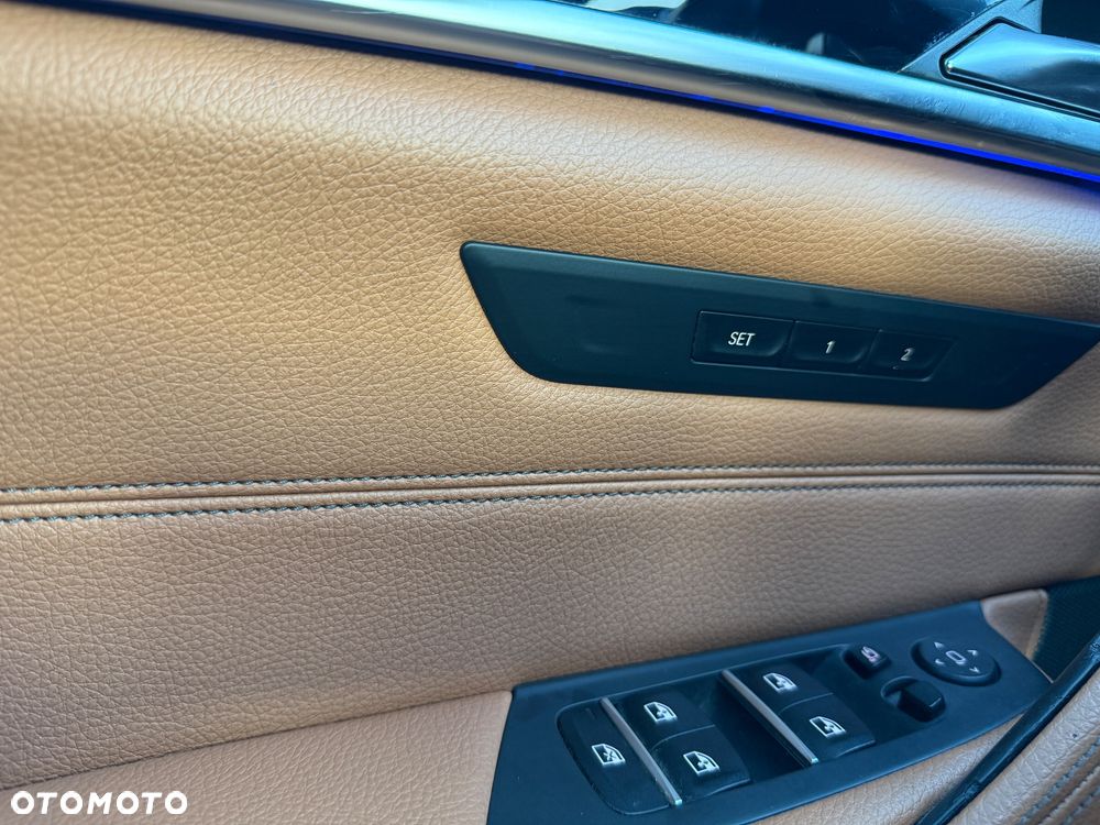 BMW Seria 5 520d M Sport sport - 28