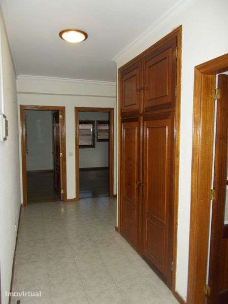 VENDA APARTAMENTO T2+GARAGEM - Grande imagem: 3/12