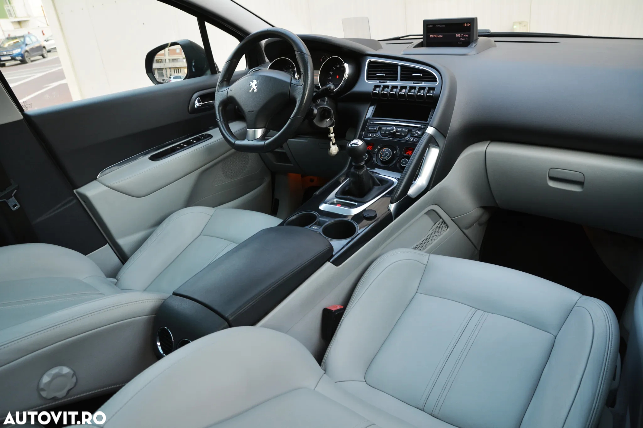 Peugeot 3008 155 THP Premium - 8