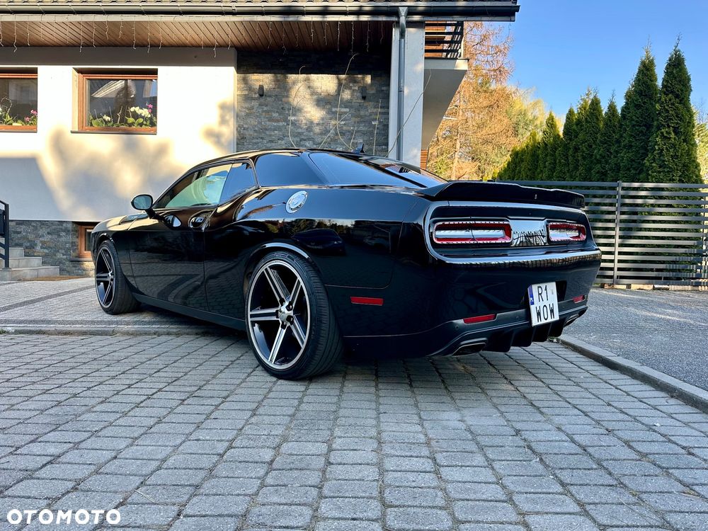 Dodge Challenger - 7