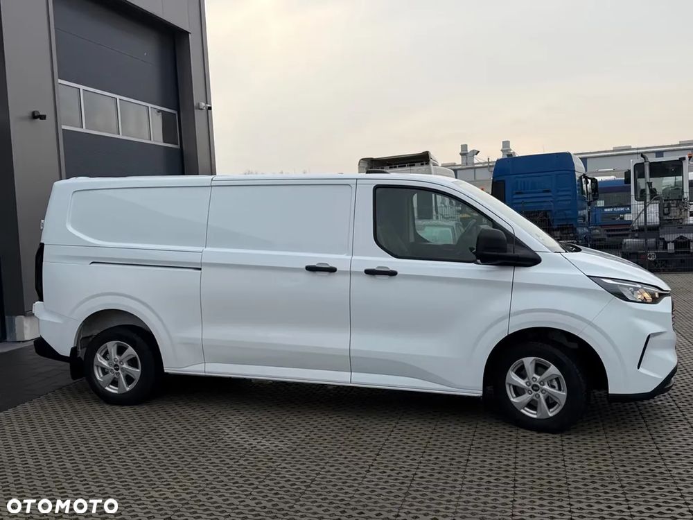 Ford TRANSIT CUSTOM 2.0 EcoBlue 136KM M6 FWD VAN TREND 320 L2 - 4