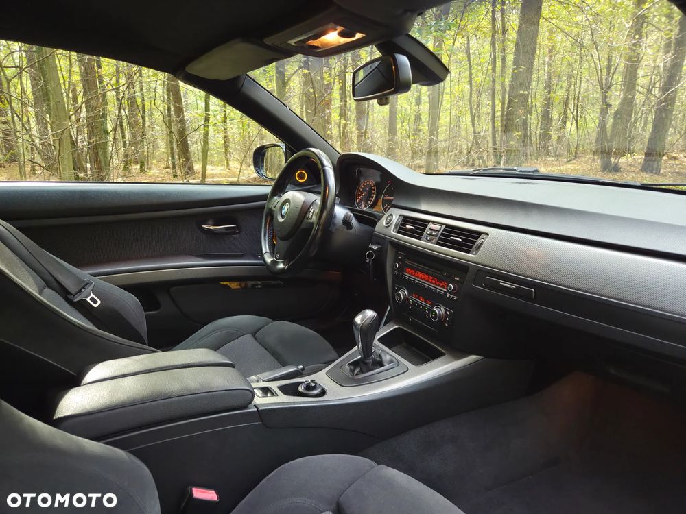 BMW Seria 3 320d DPF Cabrio M Sport Edition - 25