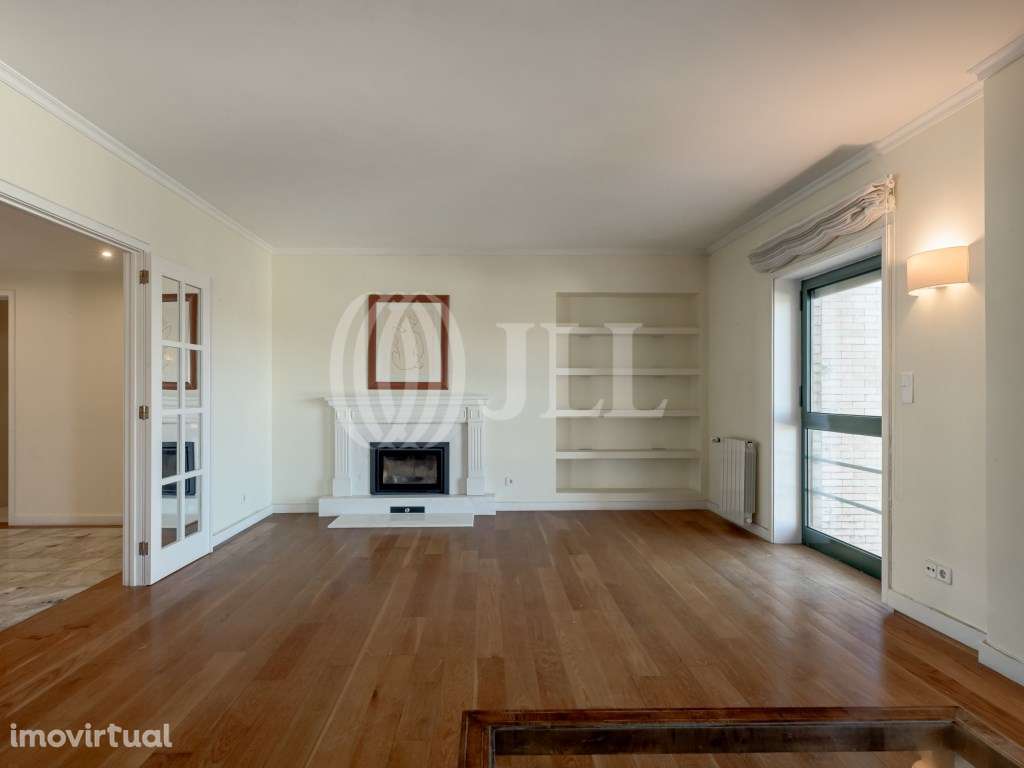 Apartamento T4+1 com garagem no Pinheiro Manso - Grande imagem: 3/30