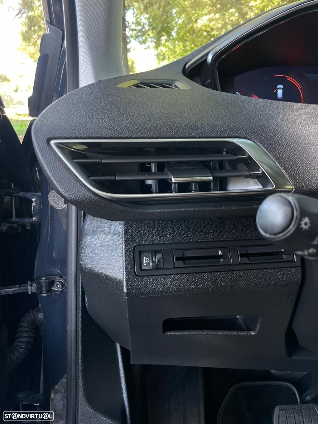 Peugeot 3008 1.2 PureTech Allure EAT8 - 20