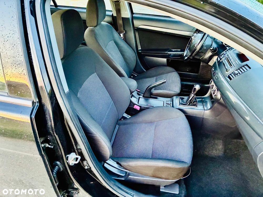 Mitsubishi Lancer 1.8 Intense - 14