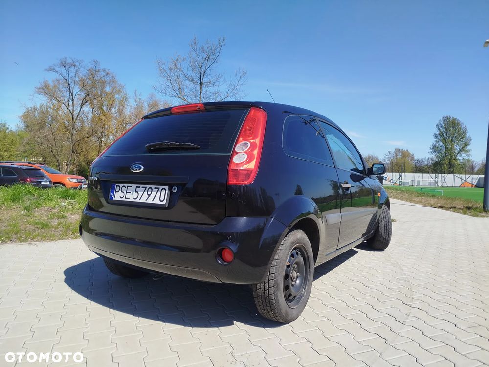 Ford Fiesta 1.3 Ambiente - 4