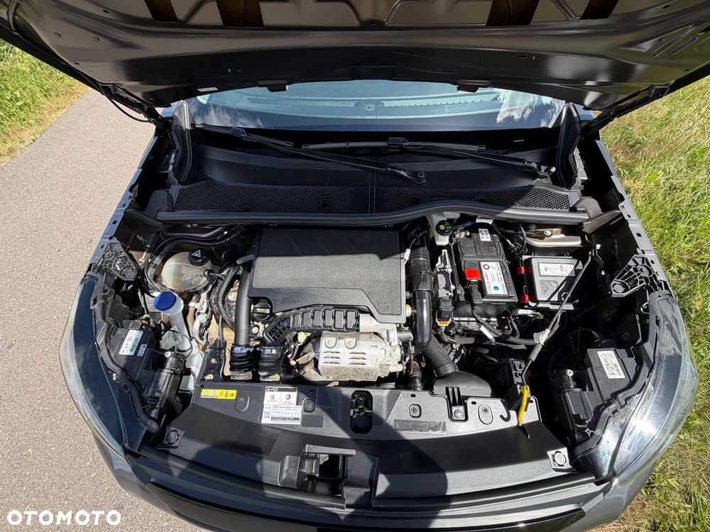 Peugeot 2008 1.2 PureTech Active S&S EAT8 - 17