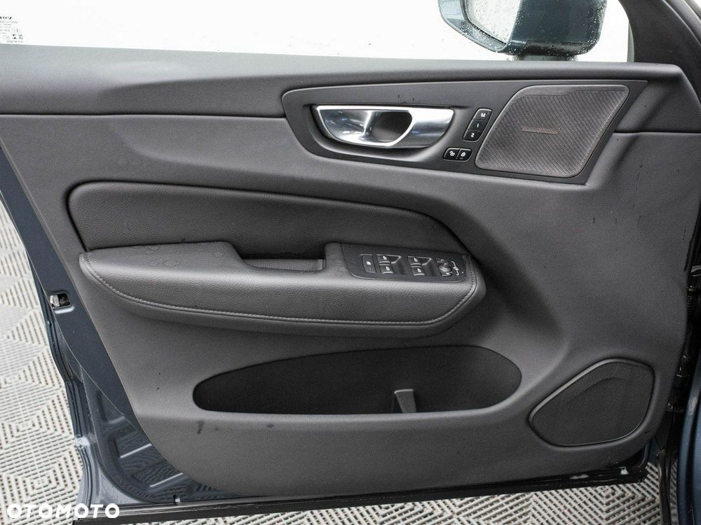 Volvo XC 60 B4 D AWD Inscription - 10