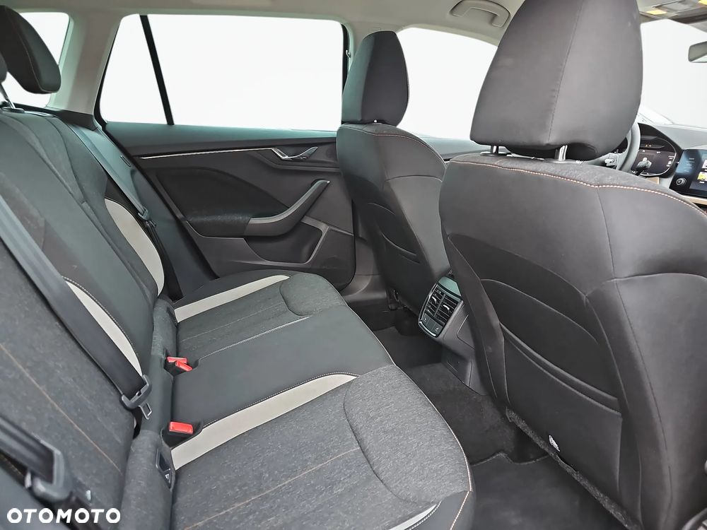 Skoda Kamiq 1.5 TSI Style DSG - 11