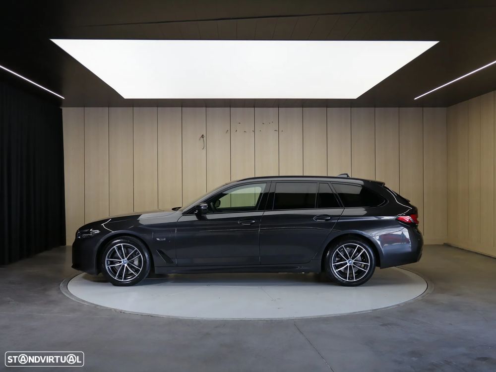 BMW 530 e Pack Desportivo M - 3