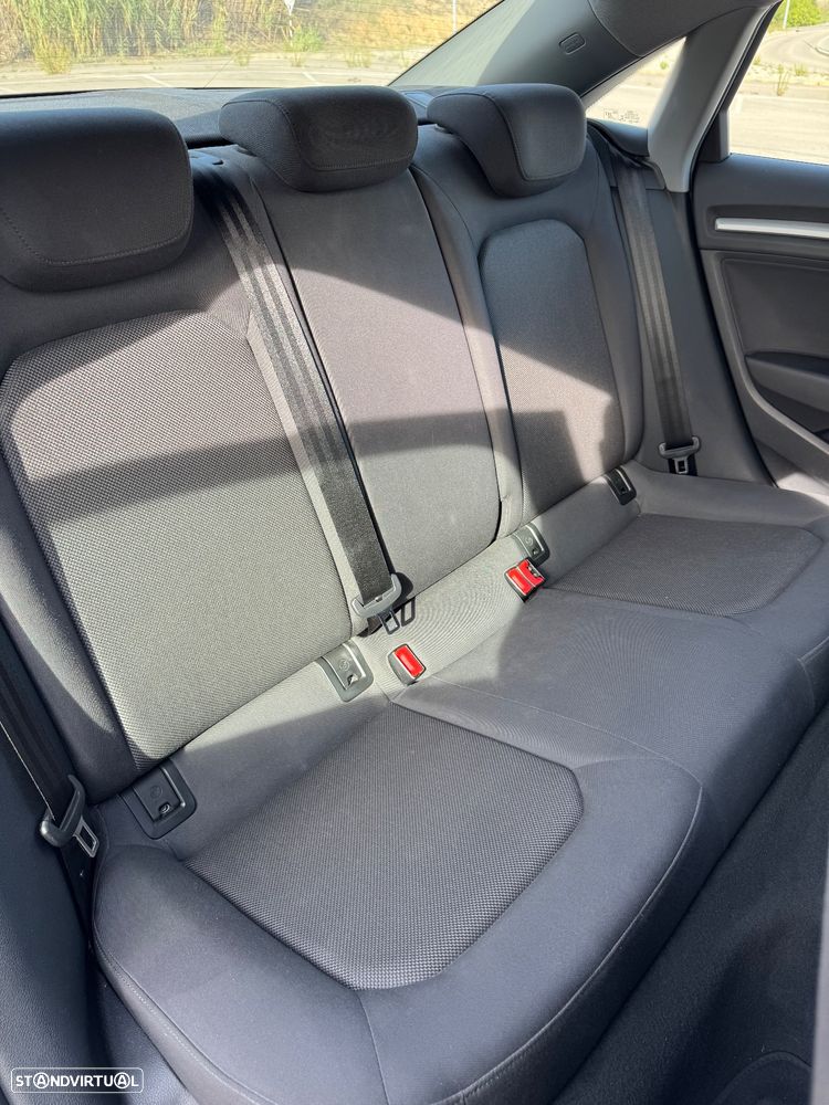 Audi A3 Limousine 30 TDI - 12