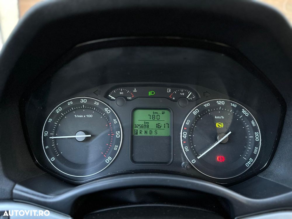 Skoda Octavia 2.0 TDI Ambiente Aut - 9