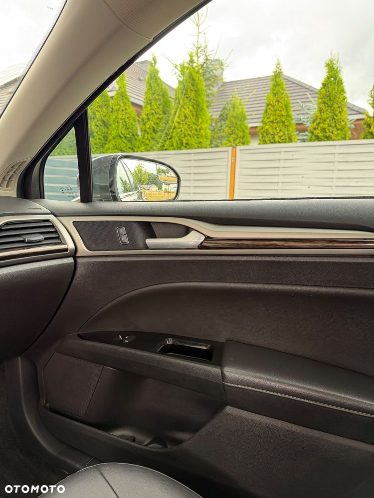 Ford Fusion - 21