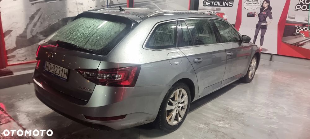 Skoda Superb 2.0 TDI Style - 9