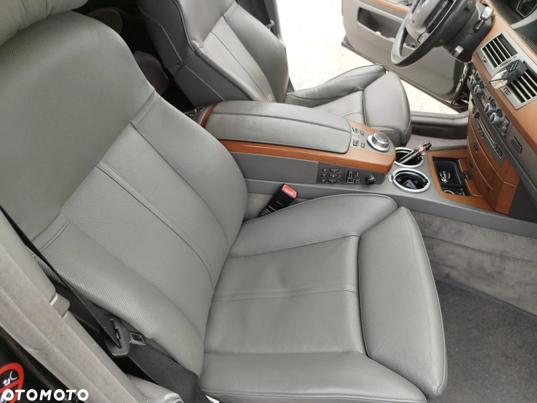 BMW Seria 7 745d - 18