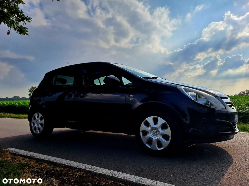 Opel Corsa 1.4 16V Edition 150 - 1