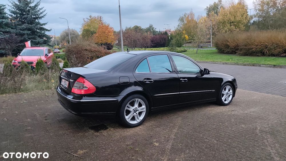 Mercedes-Benz Klasa E 320 CDI Avantgarde Sport Edition - 23