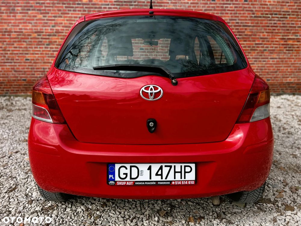 Toyota Yaris - 30