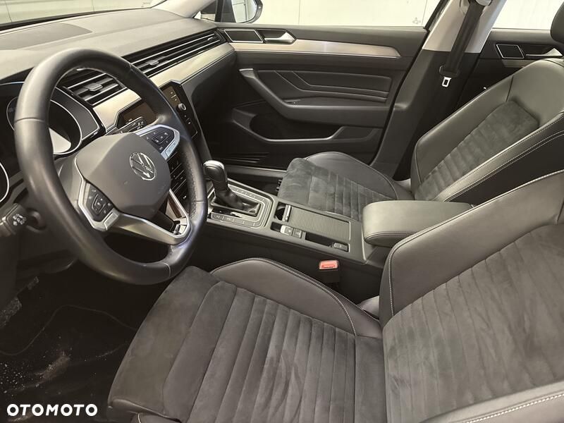 Volkswagen Passat - 11