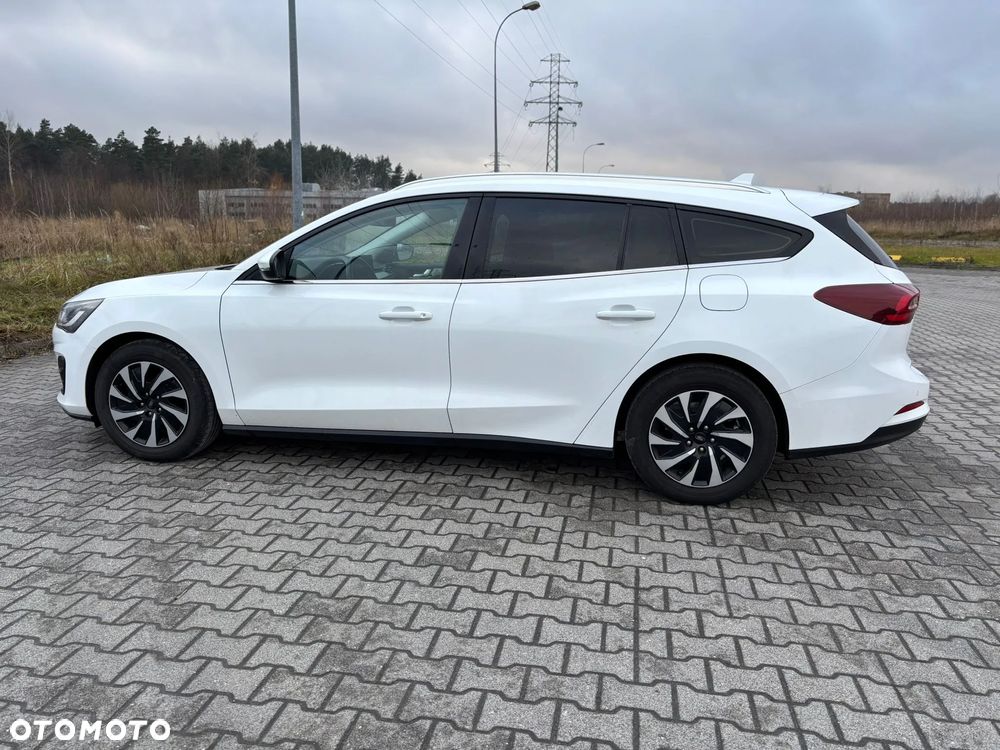 Ford Focus 1.0 EcoBoost Titanium Design - 5