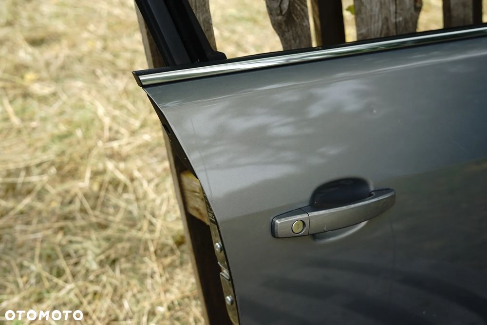 Drzwi przód przednie prawe Opel Meriva II B Z40W - 2