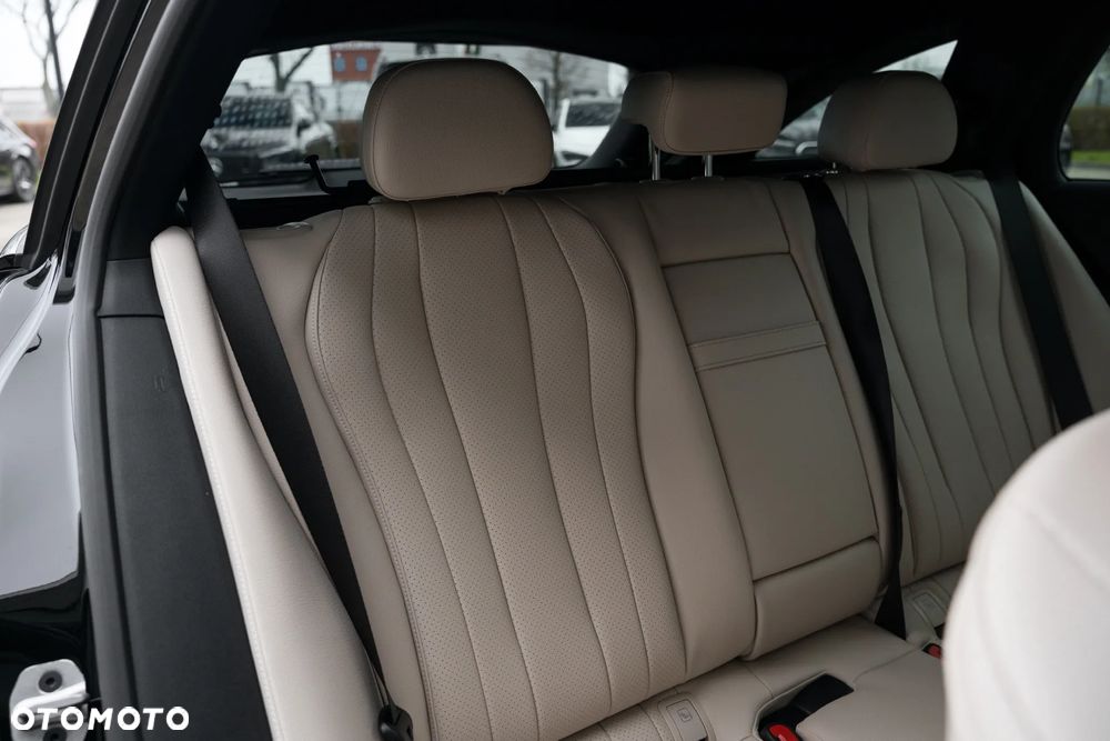Mercedes-Benz Klasa E 220 d mHEV 4-Matic AMG 9G-Tronic - 13