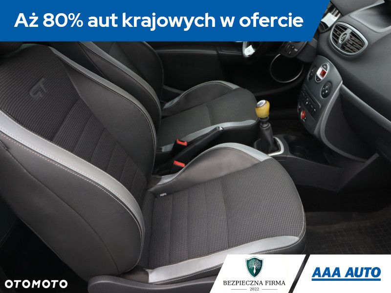 Renault Clio - 10